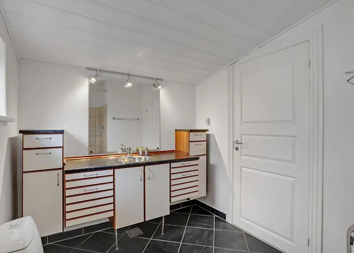 Cozy In Nykobing M With Wifi Refshammer